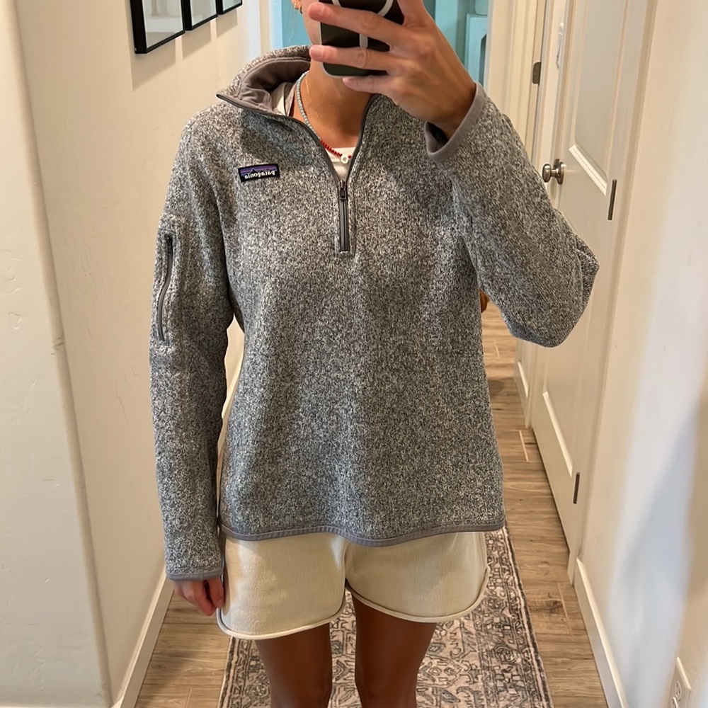 Gray fleece Patagonia sweatshirt